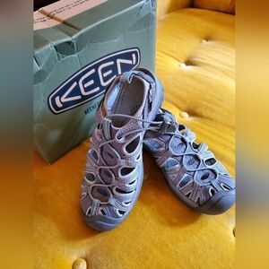 NIB Keen Whisper Sandal women's 9 Grey and Peacock Green